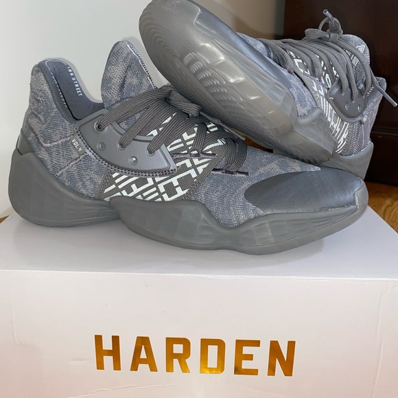 Basketball shoes - Picture 3 of 3